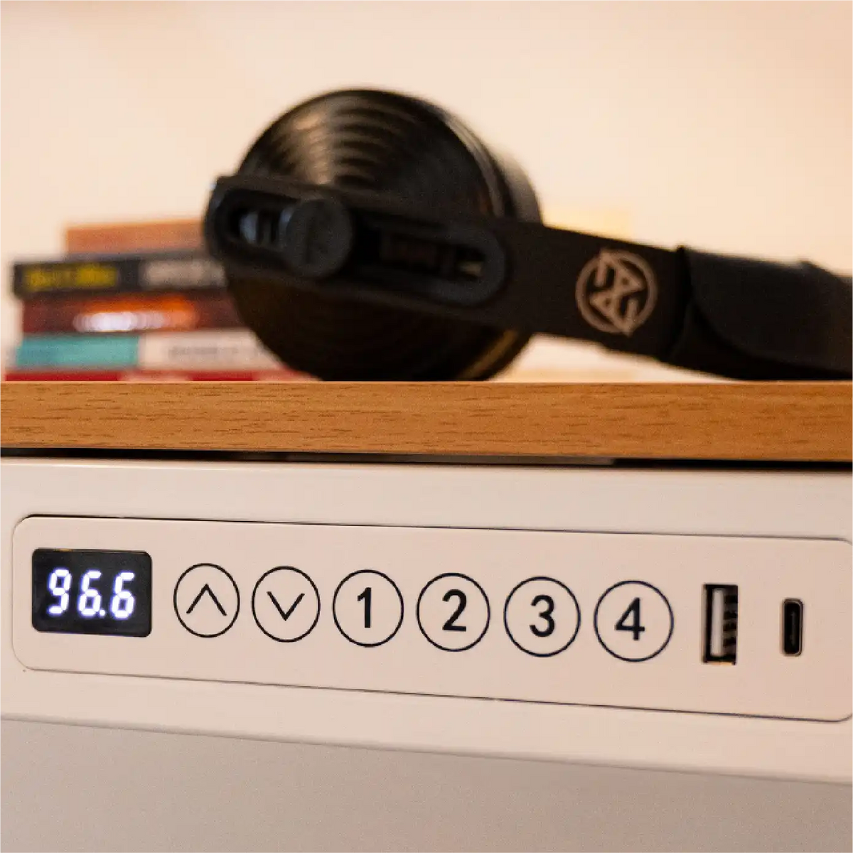 Mesa com Regulagem de Altura Elétrica Elements Musa Wood